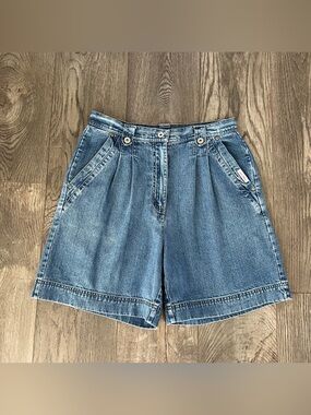 BILL BLASS Vintage 90s High Rise Pleated Denim Jean Shorts Size 6